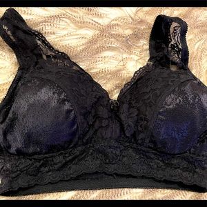 ⭐️Black lace no-wire bra